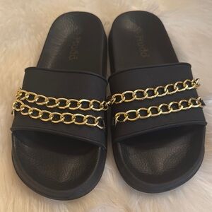 Mudd Women’s Black Slides with Gold Chain Detail Size 10💕